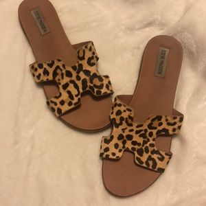Steve Madden Leopard print calf hair sandals